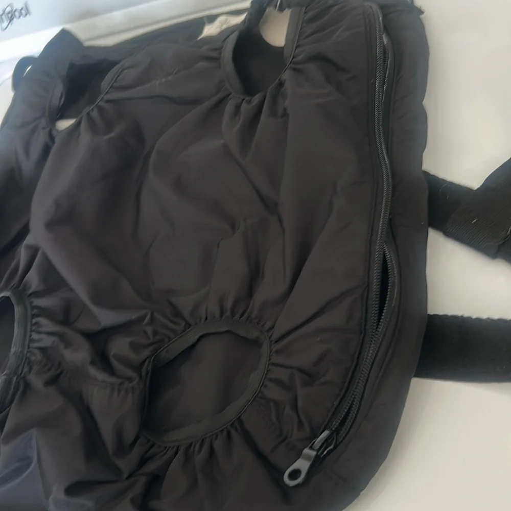 Aerie offline Offleash dog carrier backpack in black one size new with tags